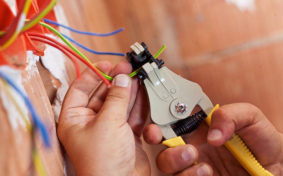 recherche travail électricien bâtiment Plaisir